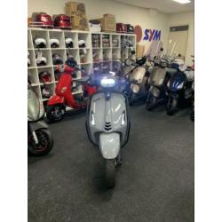 Vespa Sprint Nardo grey Bom Vol