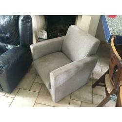 GRATIS: Diverse banken (leer) + stoelen