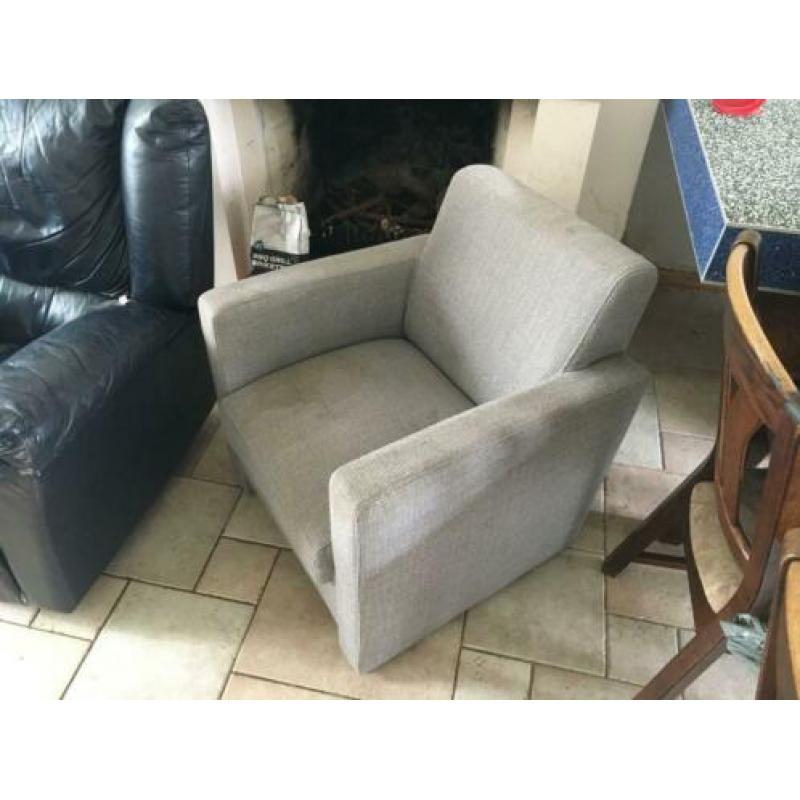 GRATIS: Diverse banken (leer) + stoelen