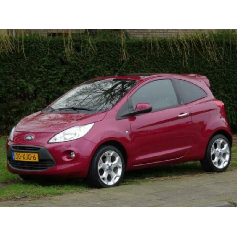 Ford Ka 1.2 Titanium X met Panoramadak en Spoiler