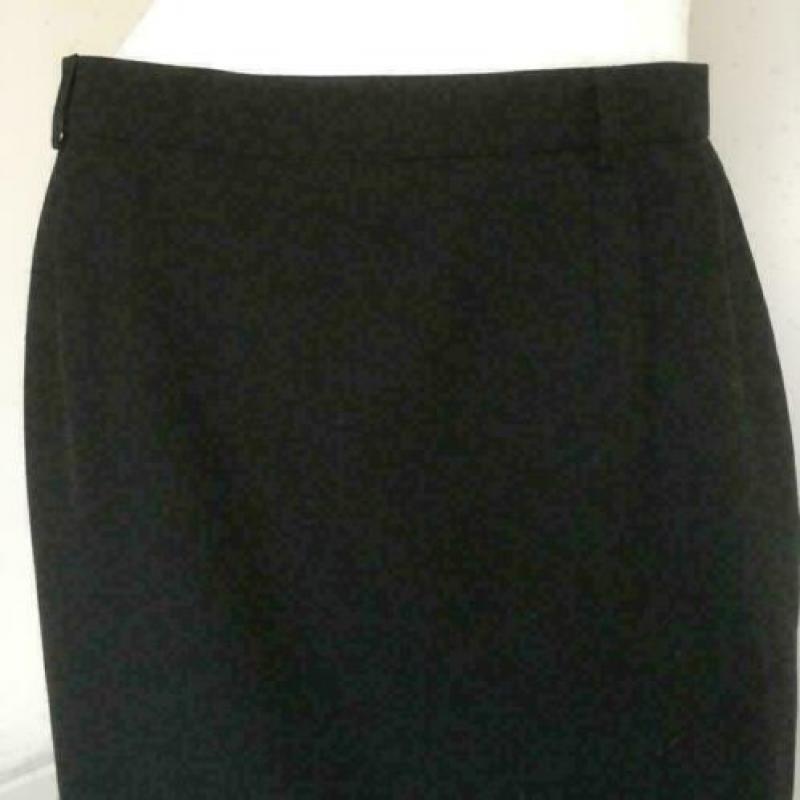 3425 Gloednieuwe elegante koker rok MARC AUREL; Mt=40
