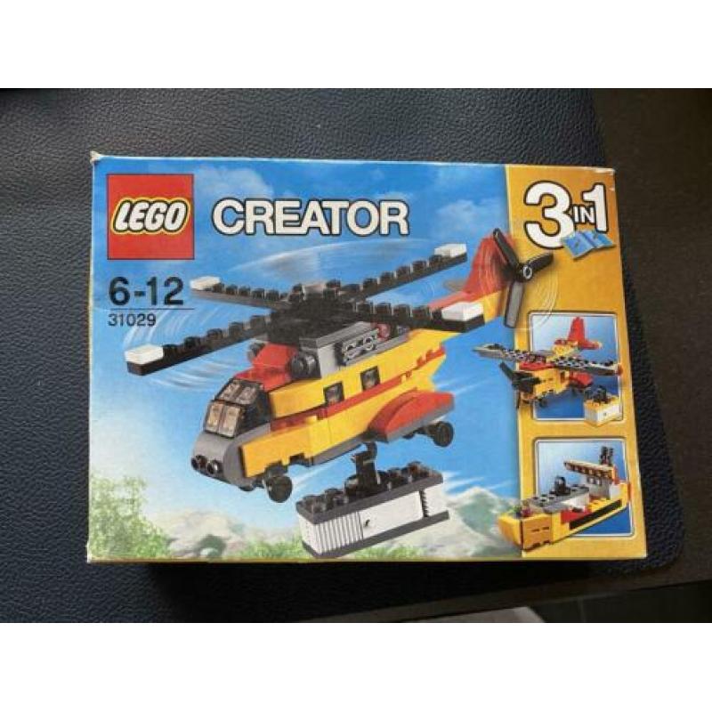 Complete set Lego creator 31029