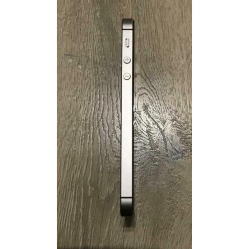 Apple iPhone SE 128 GB