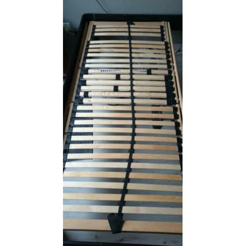 2 electrische verstelbare lattenbodems. 90x200