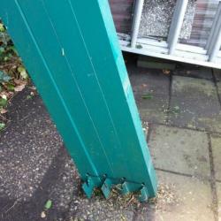 4 aluminium spanten € 250,00. 2.70 hoog, 260 breed