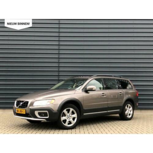 Volvo XC70 2.4 D5 Momentum | Schuifdak | Leder | Trekhaak