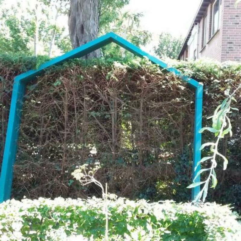 4 aluminium spanten € 250,00. 2.70 hoog, 260 breed