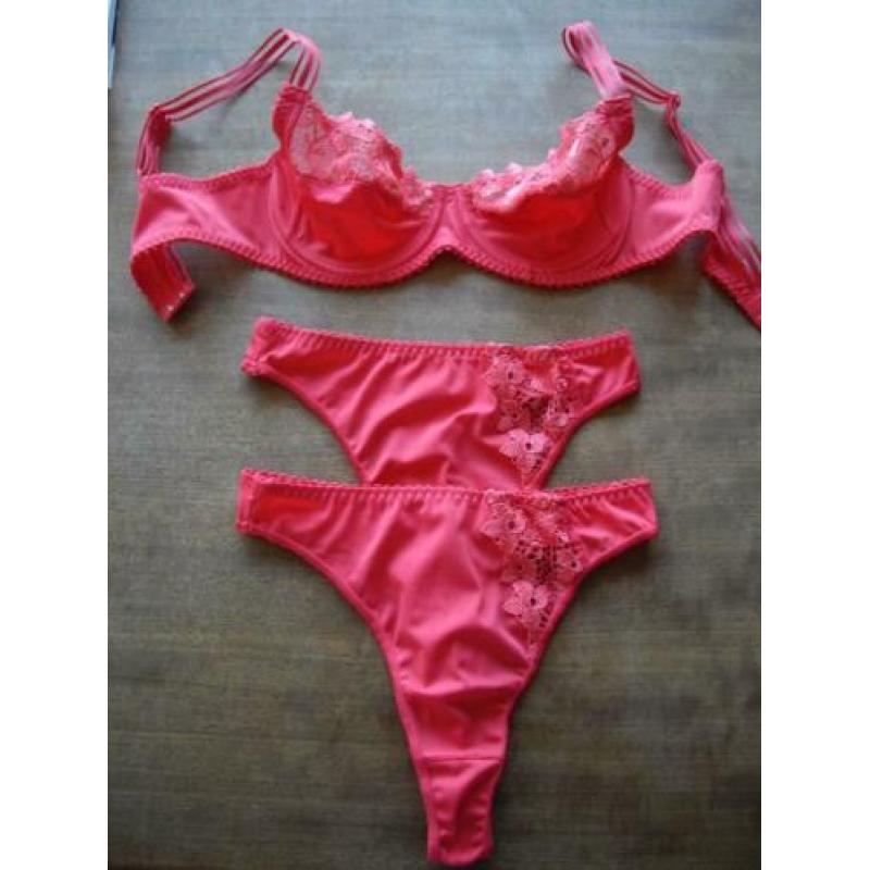 NIEUW Setje After Eden Beugel BH B75 ROZE & 2x String Kant