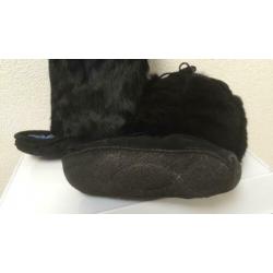 zwarte "indianen laarzen" mt 37 van suede en (fake) fur