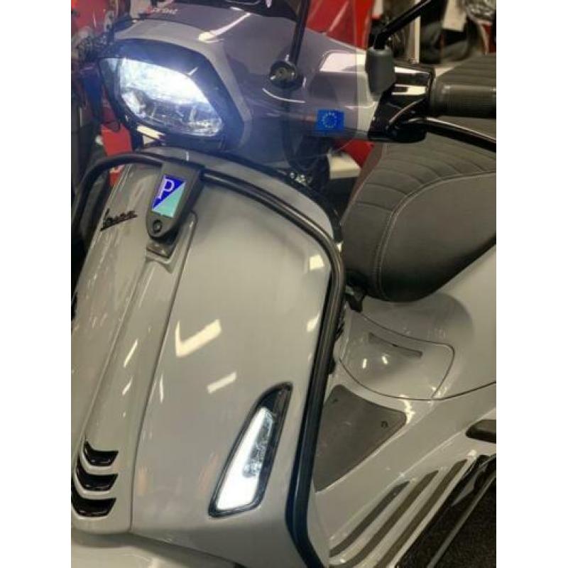 Vespa Sprint Nardo grey Bom Vol