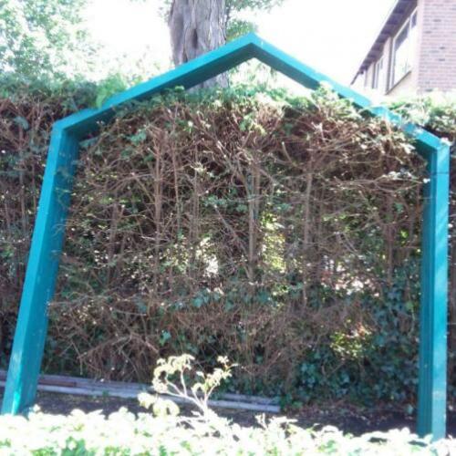 4 aluminium spanten € 250,00. 2.70 hoog, 260 breed