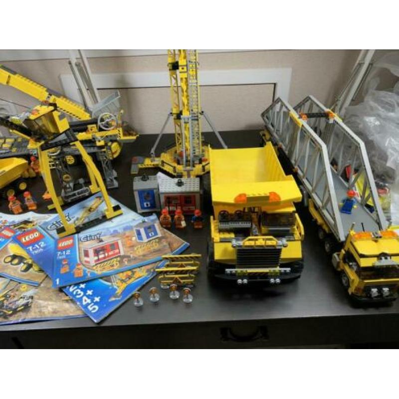 Grote partij lego construction site hijskraan bouwplaats.