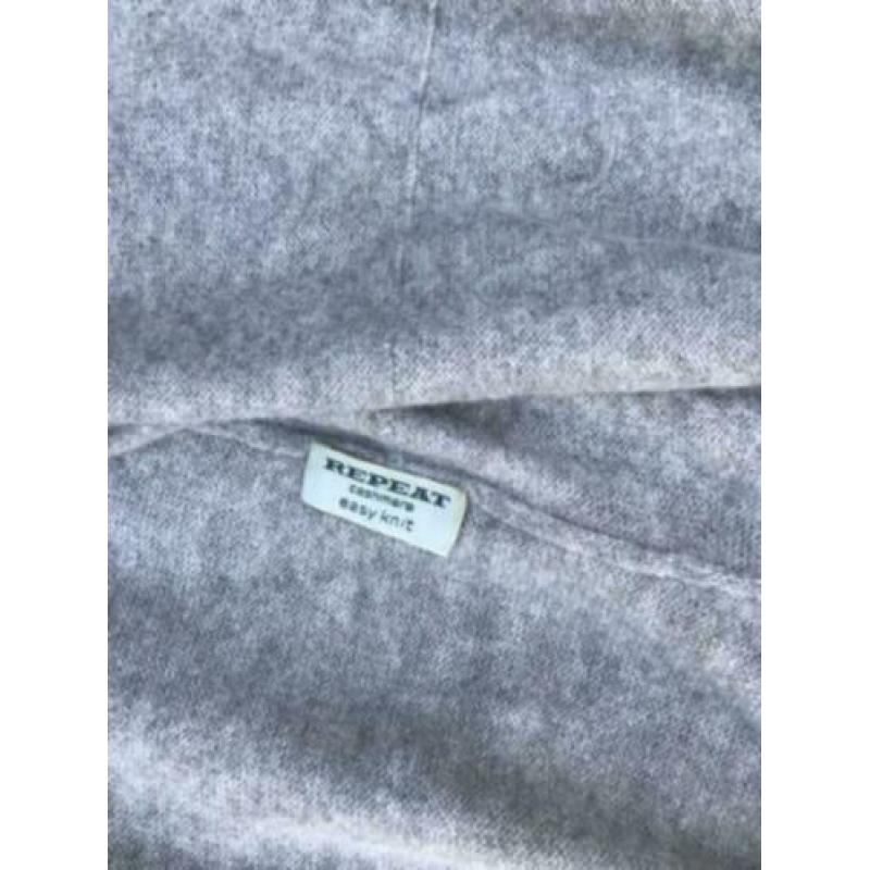 Beige cashmere vest van Repeat, mt 38