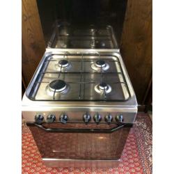 Indesit RVS gasfornuis met elektrische oven 60cm erg mooi