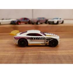 Hotwheels 2012 Chevrolet Camaro wit