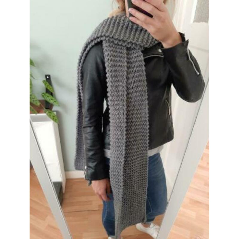 Nieuw handgemaakte sjaal grijs