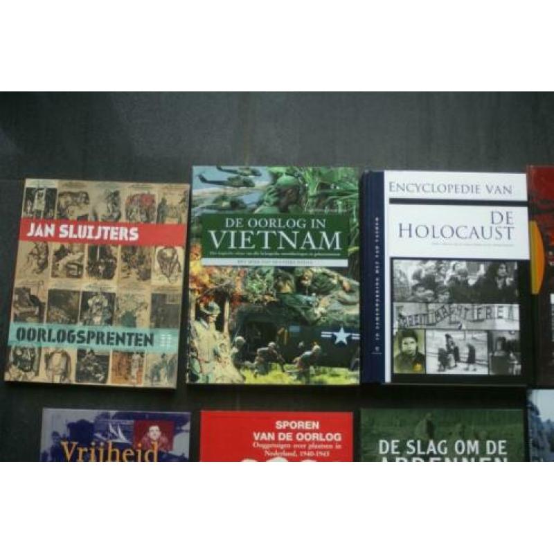 OORLOGSBOEKEN..... (32 Verschillende Titels)