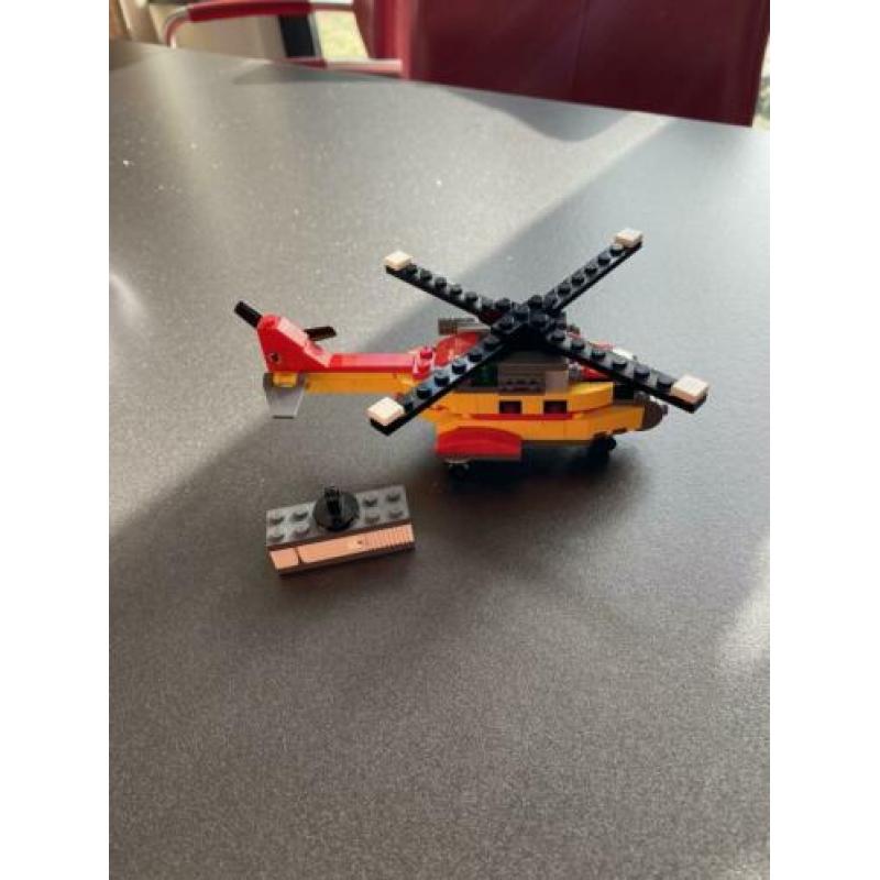 Complete set Lego creator 31029