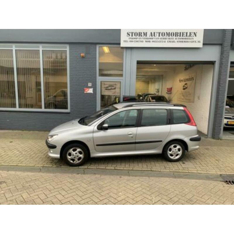 Peugeot 206 SW 1.4 XS Met Airco, NAP en een nieuwe APK!