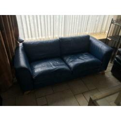 GRATIS: Diverse banken (leer) + stoelen