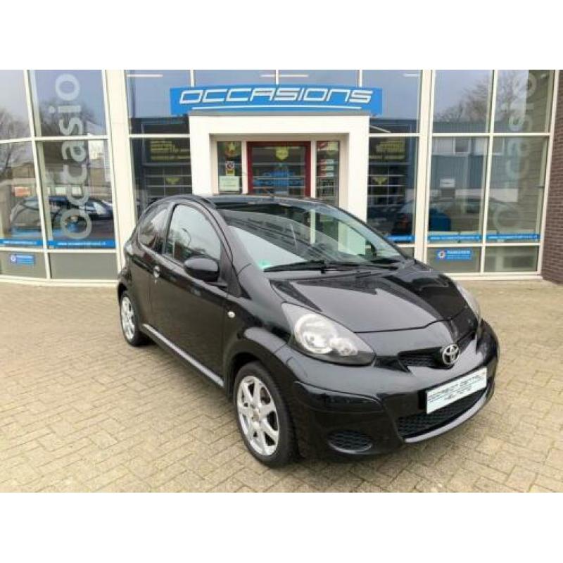 Toyota Aygo 1.0-12V Dynamic Navigator / Airco / Navigatie /