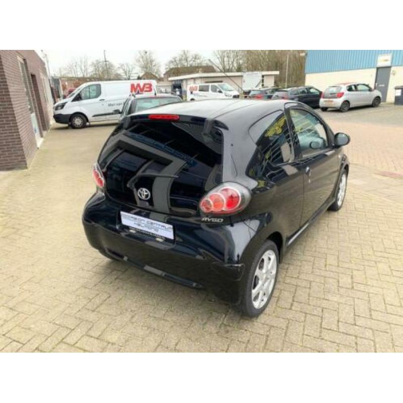 Toyota Aygo 1.0-12V Dynamic Navigator / Airco / Navigatie /
