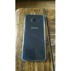 Samsung galaxy S8 met barsten met lader