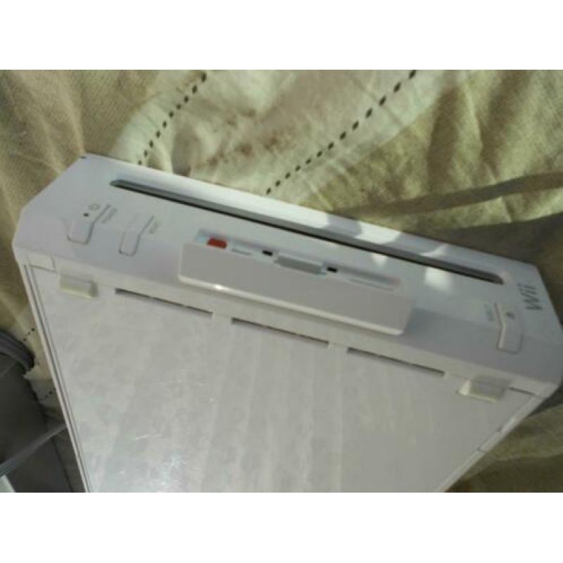 Gameconsole Wii met controller+lader, wifibalk, game sports.