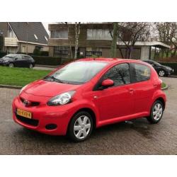 Toyota Aygo 1.0-12V Comfort 2010 5-deurs! NAP! Rijdt keurig!