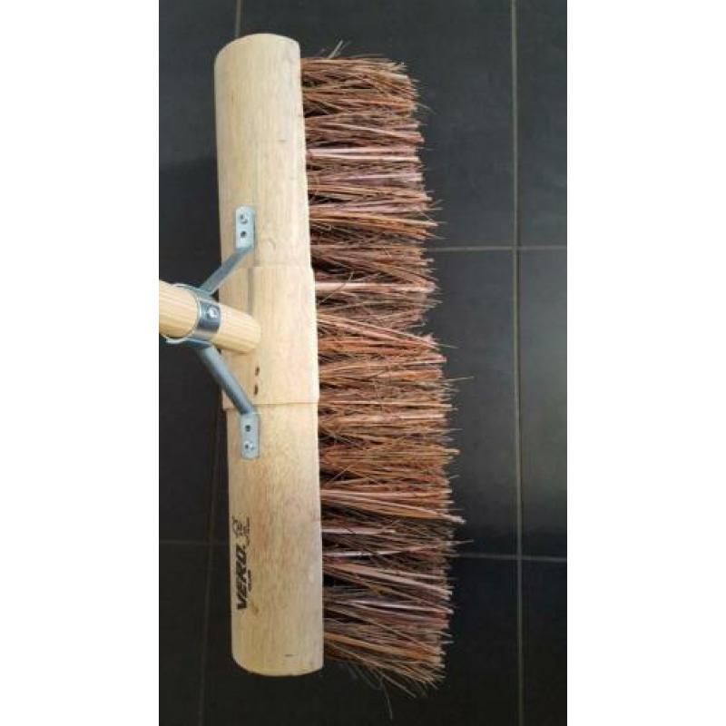 Harde Bezem tuin. 45 cm breed, Steel: 1.45 cm hoog.