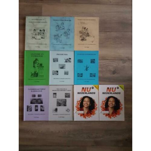 Studieboeken tandheelkunde van J. de Jonge