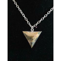 Zilveren (835) hanger met driehoek (edel)steen + 925 ketting