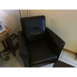 Te koop voor weinig donker bruine leren bank met Fauteuils