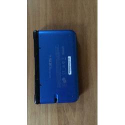 Nintendo 3DS XLmet 8 spelletjes Mariobros Mario maker yoshis