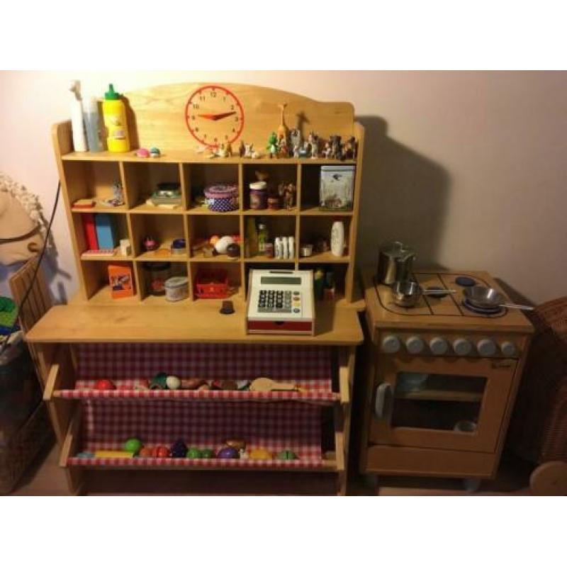 compleet houten kinderwinkeltje met keuken