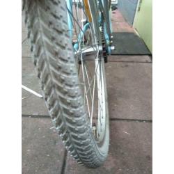 Jongensfiets 24 inch te koop.
