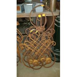 Diverse gietijzeren ornamenten