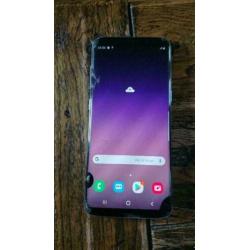 Samsung galaxy S8 met barsten met lader
