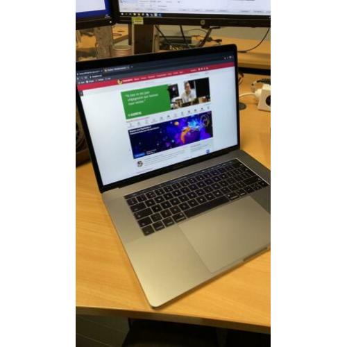 Macbook pro 15 / 2017 / 16GB / radeon 555 / I7 / touchbar