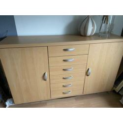 MOET NU WEG! Kast/dressoir 25 euro