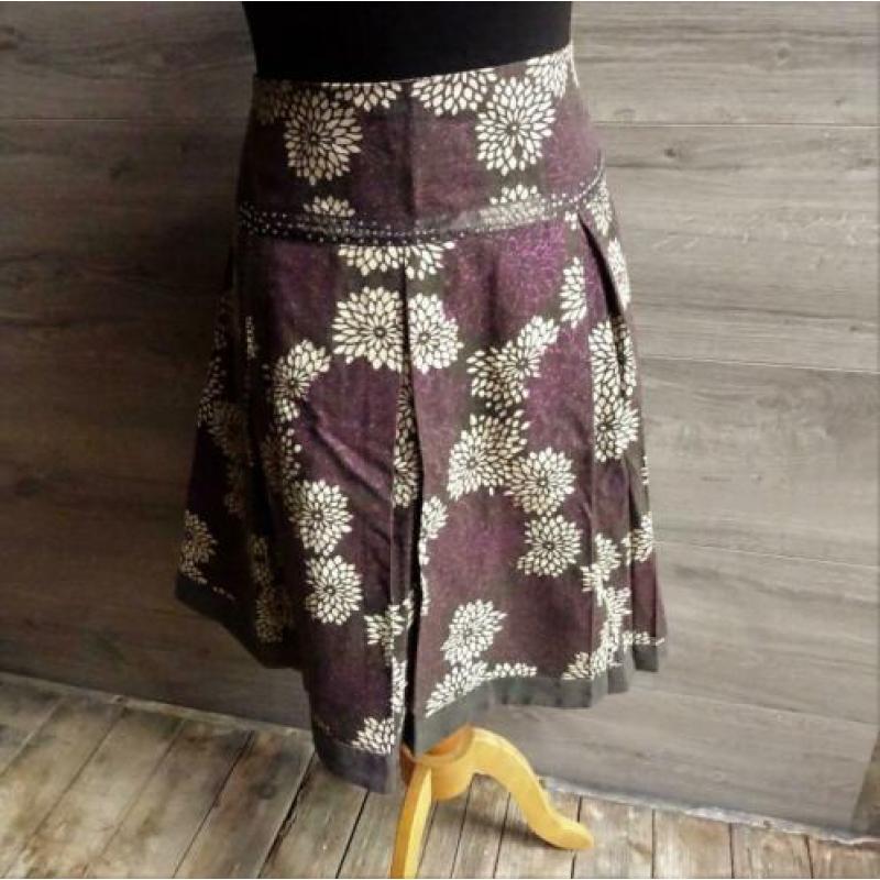 Bruin met witte en paarse glimmer bloemen Soho rok maat 44