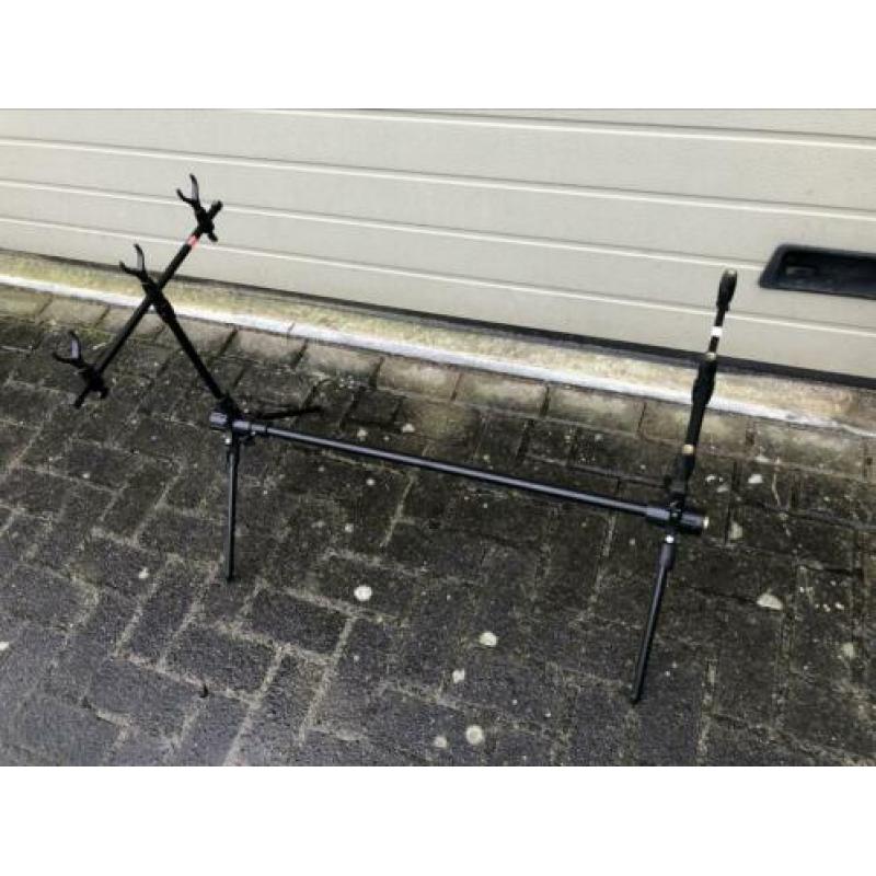 Rodpod voor 3 hengels, inclusief backrest