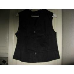 nieuw zwart gilet / mouwloos jasje van Riani, mt 44, losnaad
