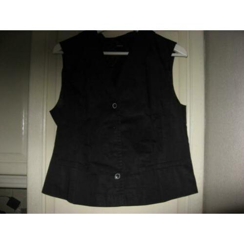 nieuw zwart gilet / mouwloos jasje van Riani, mt 44, losnaad