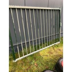 Draaipoort 2 delig 5 m breed 1,75 Hoog incl gaashekwerk