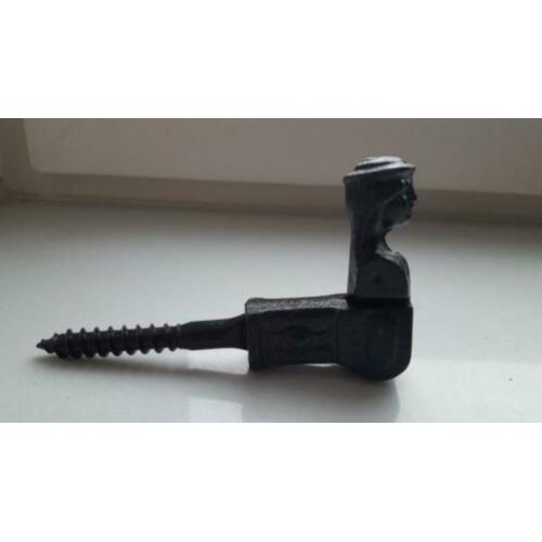 IJzeren luiken houders.. antiek 27 stuks