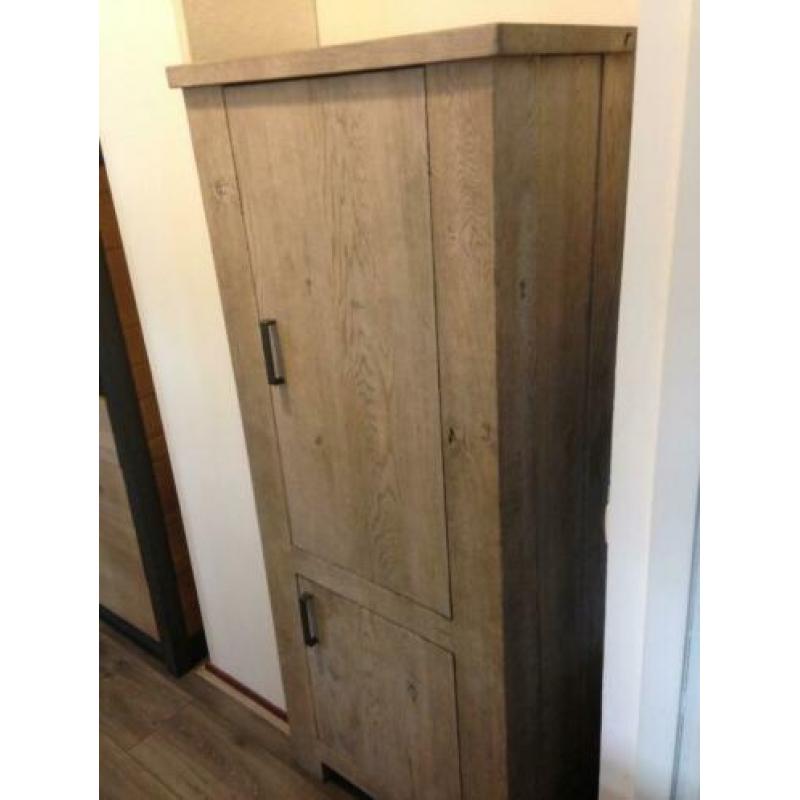 kast, wit landelijk 180x75x45 nu voor 250 euro