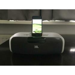 JBL speaker/dock met Iphone 4