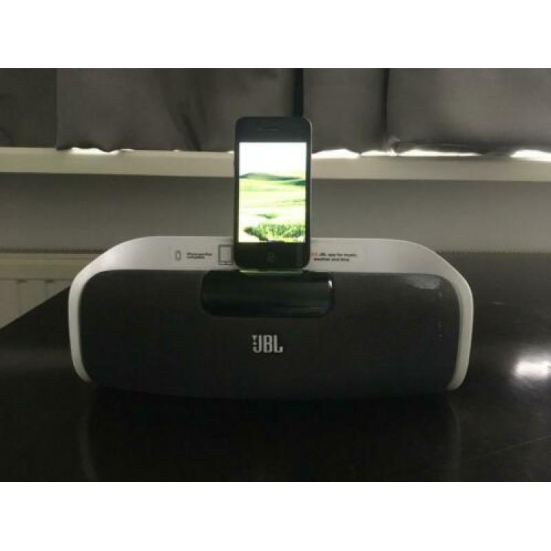 JBL speaker/dock met Iphone 4