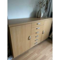 MOET NU WEG! Kast/dressoir 25 euro
